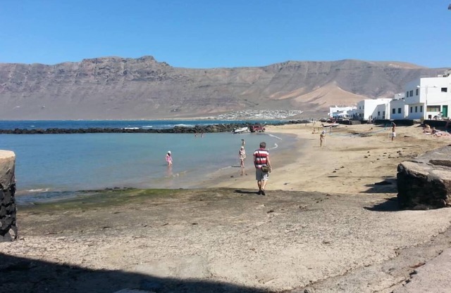Quiet apartment in famara beach