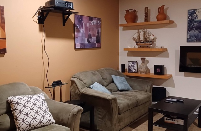 Quiet apartment in beautiful Port Moody