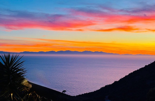 Quiet apartment in front of Corsica