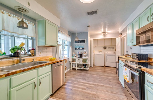 Quiet Beverly Hills Vacation Rental w/Pool & Spa!