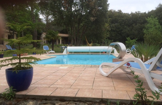 Quiet cottage near Carcassonne pool