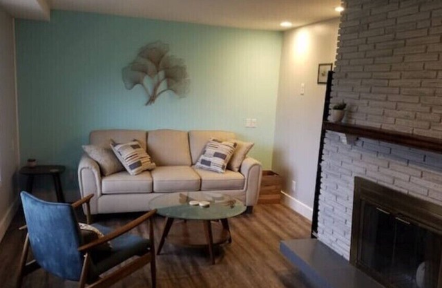 Quiet country-living, minutes from Downtown