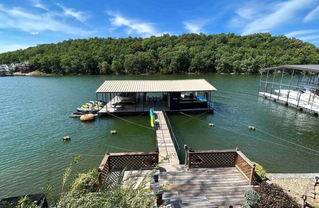 Quiet Cove -Main Channel views! Sleeps 22/Pets
