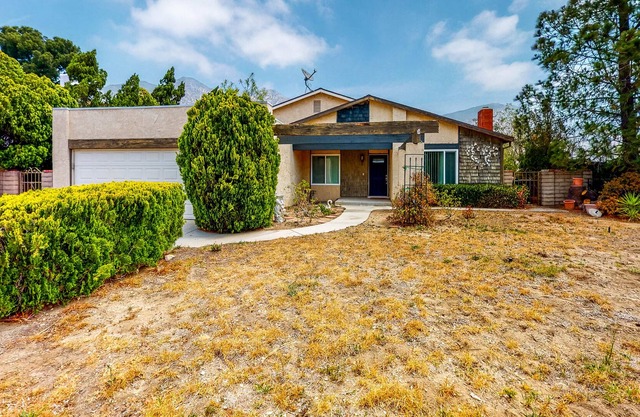 Quiet cul-de-sac home with big, enclosed dog-friendly yard - near large park