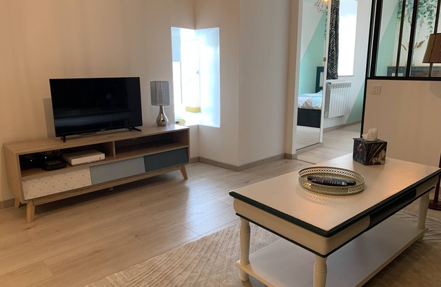 Quiet, fully-equipped apartment in the heart of Meung/Loire