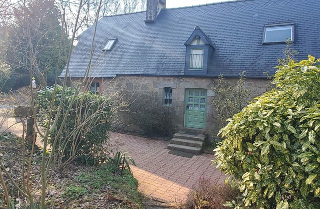 Quiet gîte on the edge of a forest, ideal for families with pets except cats.