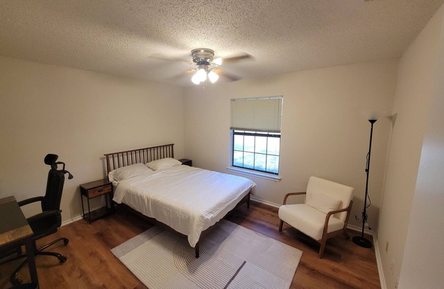 Quiet Home Near Addison, Carrolton, Dallas, Plano