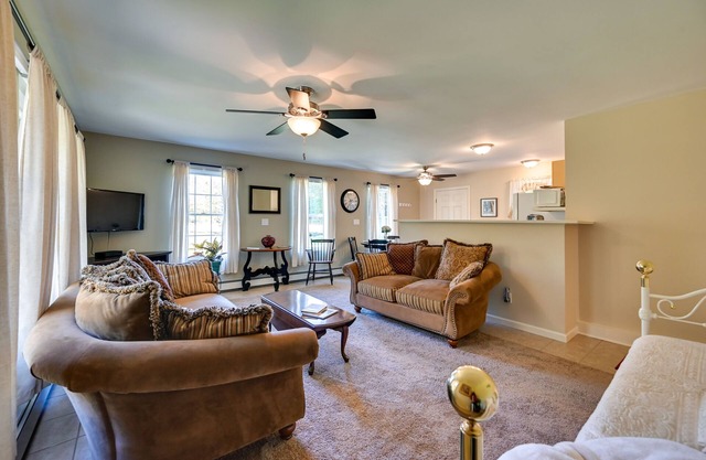 Quiet Killingworth Rental w/Deck & Grill!