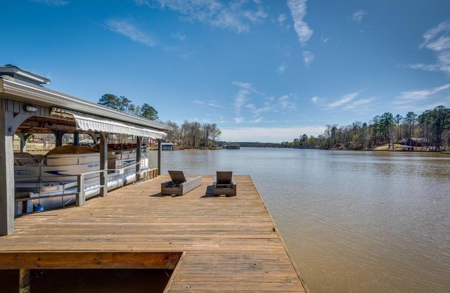 Quiet Lakefront Eatonton House with Boat Dock!
