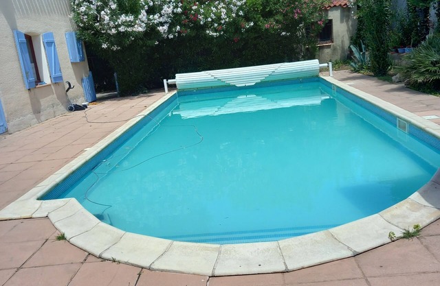 Quiet location at the end of a lane in a green setting 4-bedroom villa