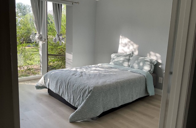 Quiet master room with private bath
