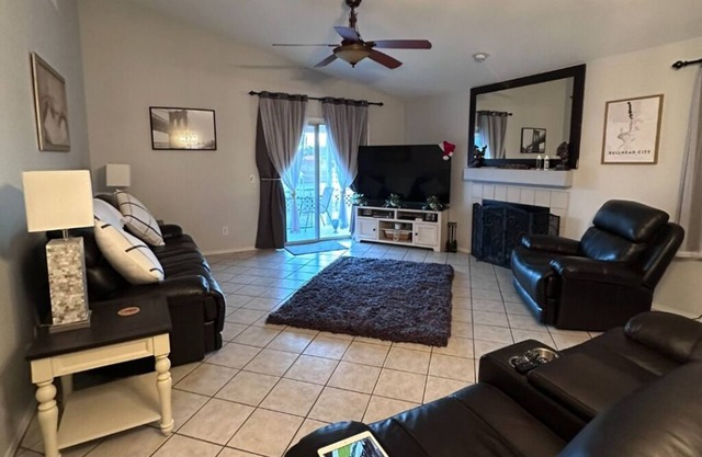 Quiet neighborhood perfect location, Amazing sunset view, great for anyone.