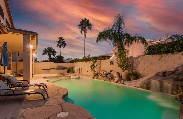 Quiet, Palatial Family Home in Gilbert Islands