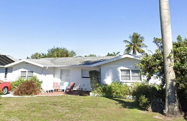 Quiet, Peaceful, Beachy Waterfront Home