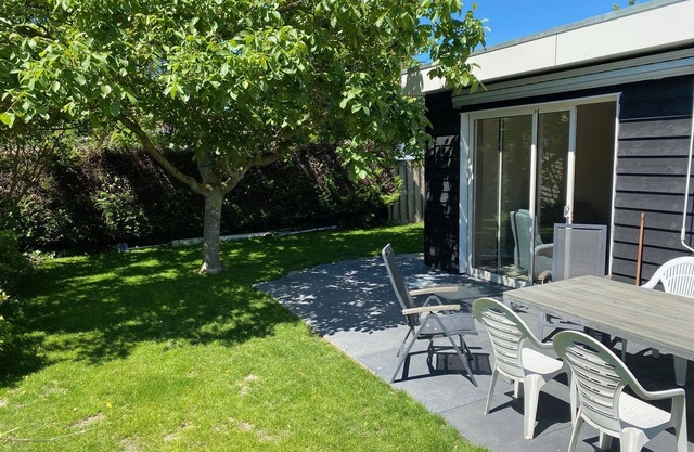 Quiet recreation house in Zeeland with Netflix 2