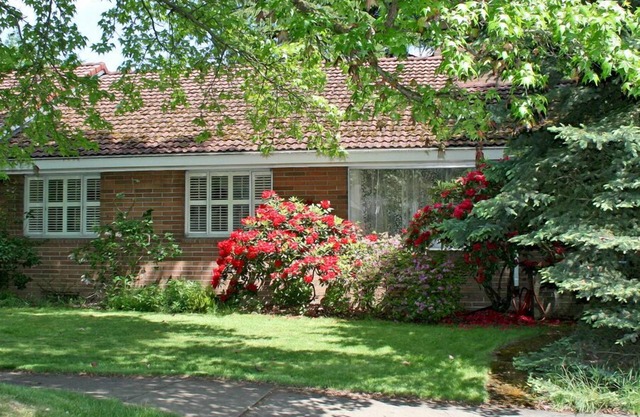 Quiet Retreat at the Heart of th Best of Inner SE Portland
