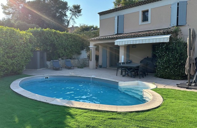 Quiet, secure family villa with every comfort!