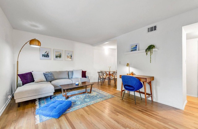 Quiet, Spacious Mapleton Hill Apartment - Walk to Pearl Street - Walk to Hiking