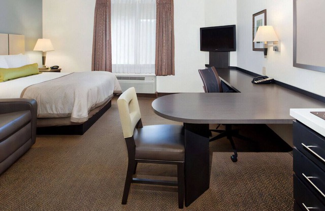 Quiet Stunning Space with Homelike Amenities