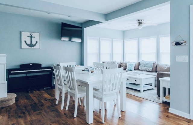 Quiet Ventnor Street near Beach, Restaurants & Shops, Quick Uber to Casinos