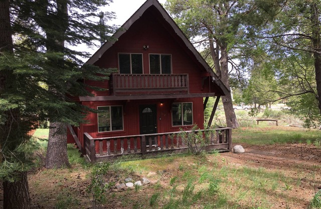 Quiet Well Kept South Lake Tahoe Family Vacation Home Rental