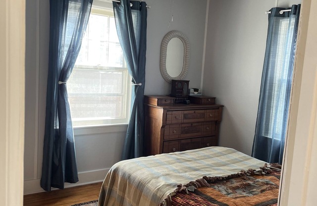 Rabbit Run - Cozy cottage in the heart of Walloon Lake Village. Family-friendly!