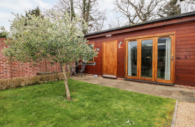 RABBIT'S WARREN, luxury holiday cottage in Titchfield Common