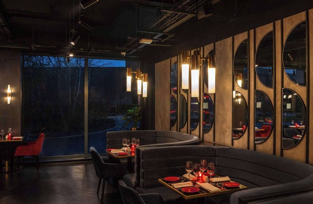 Radisson RED London Gatwick Airport