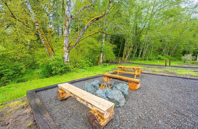 Rainforest Tiny Home Retreat #19