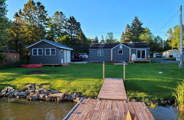 Rainy Lake Outpost on the shoreline of beautiful Rainy Lake