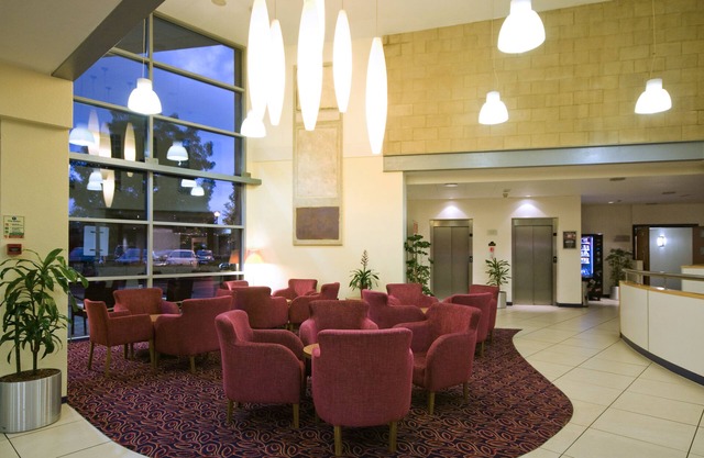 Ramada by Wyndham London North M1