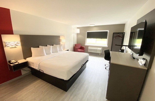 Ramada by Wyndham Tuscaloosa