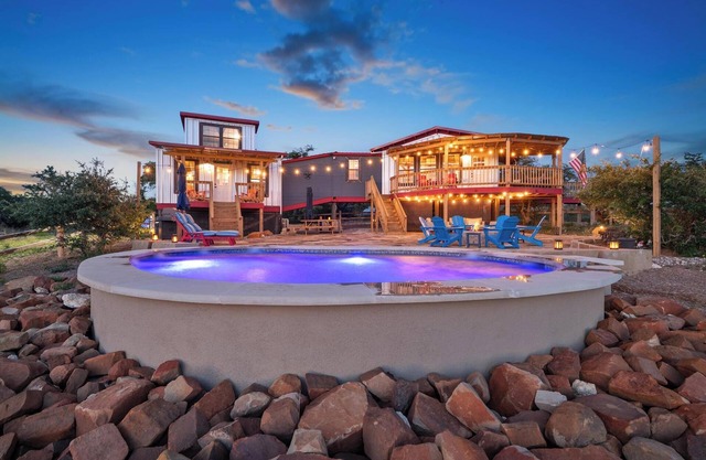 Ranch 33-Peaceful 20 ac Ranch w/Pool, Firepit