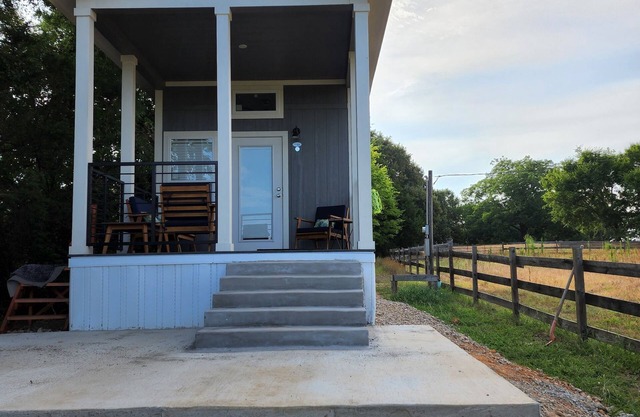 Ranch CabinnModern Tiny home on beautiful Ranch!