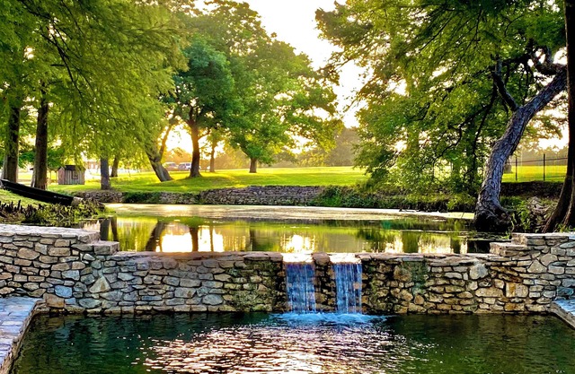 Ranch House Farm Stay w/Fishing/RecCourt/Pools/Kayaks/FarmAnimals