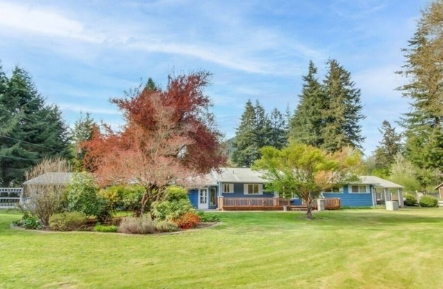 Randle Retreat - Quietly Spacious Getaway that's just 5 minutes from Packwood.