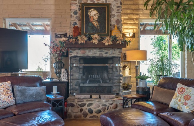 Rare Jewel on 2 acres/Amazing Views