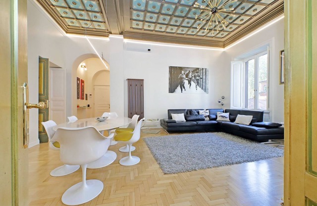 Rare, large and elegant Rome apartment in Prati neighborhood, perfect for famili