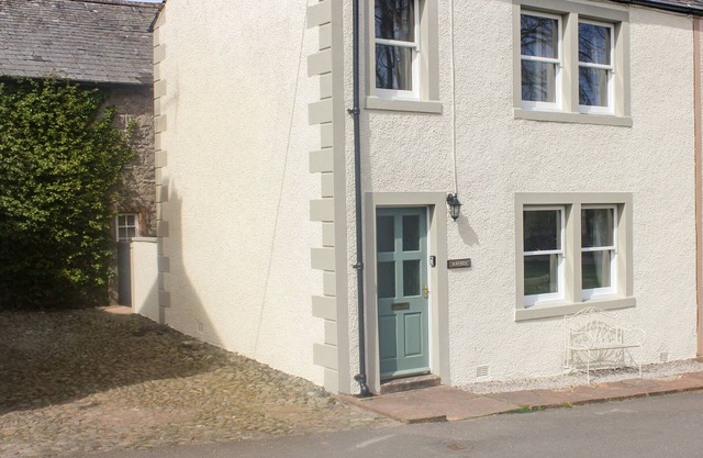 RAYSIDE, pet friendly, character holiday cottage in Stainton, Cumbria