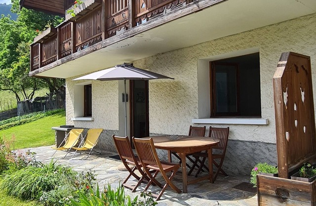 Re garden apartment facing south very beautiful mountain view - CREY BAS