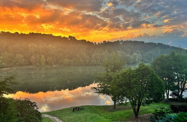 Ready to ESCAPE?! Come to the LAKE! Direct Lake Access! - Toqua Coves!