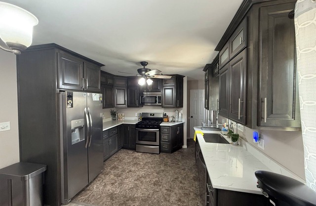 Recently remodeled 3-bedroom house in peaceful South Bend walking distance to ND