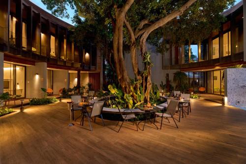 Red Door Samsen Hotel, Bangkok