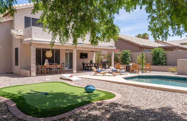 Red Mountain Views by Rebl|Pool|Shuffleboard