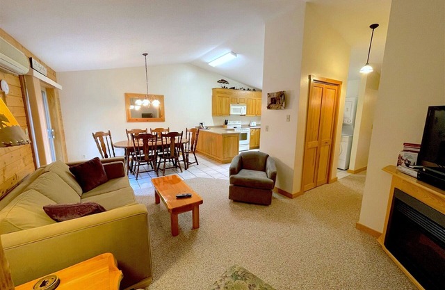 Red Pines - Elk Lake Condo #2 | 2 Bed, 1 Bath