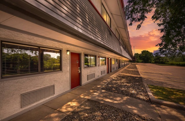 Red Roof Inn Erie – I-90