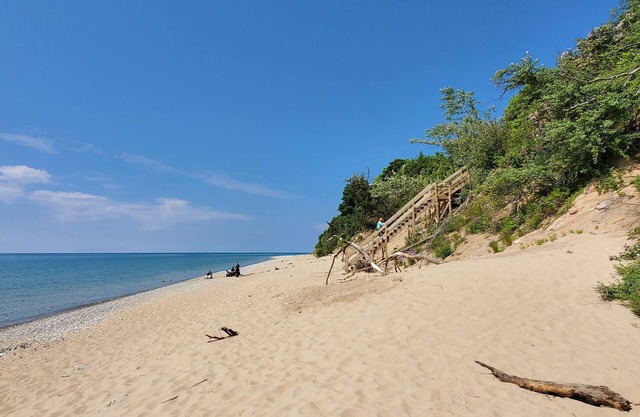 Red Shutters Rustic Cottage CSA Private Community