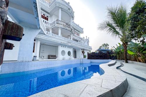 RedDoorz near Gunung Salak