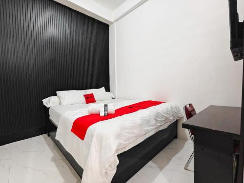 RedDoorz near RSUD dr Soewandhie 2