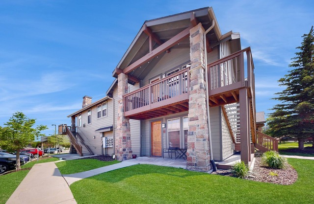 Redstone Center Gem | Walk to Shops, 300 Yards to Ski Shuttle Stop